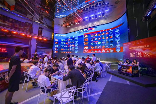 传闻： s1mple ， Perfecto(RUS) ，和 YEKINDAR 可能曾在同一支队伍中